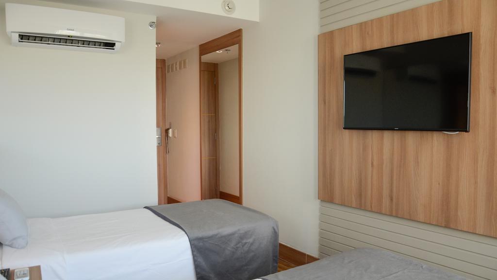 Hotel Atlantico Travel Copacabana Rio de Janeiro Exterior foto A room at the hotel